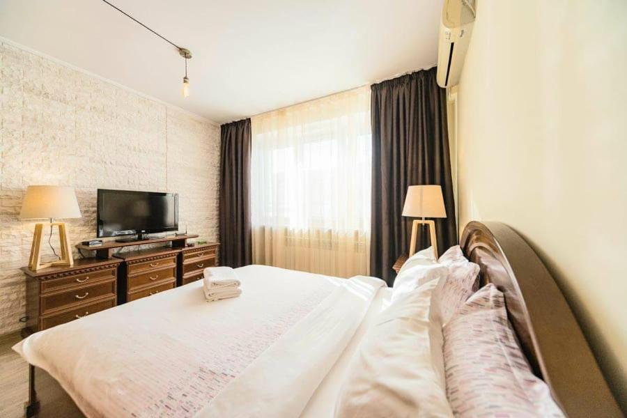 1 Room 65M2 Center Of Obolon Near River Side. Київ Екстер'єр фото